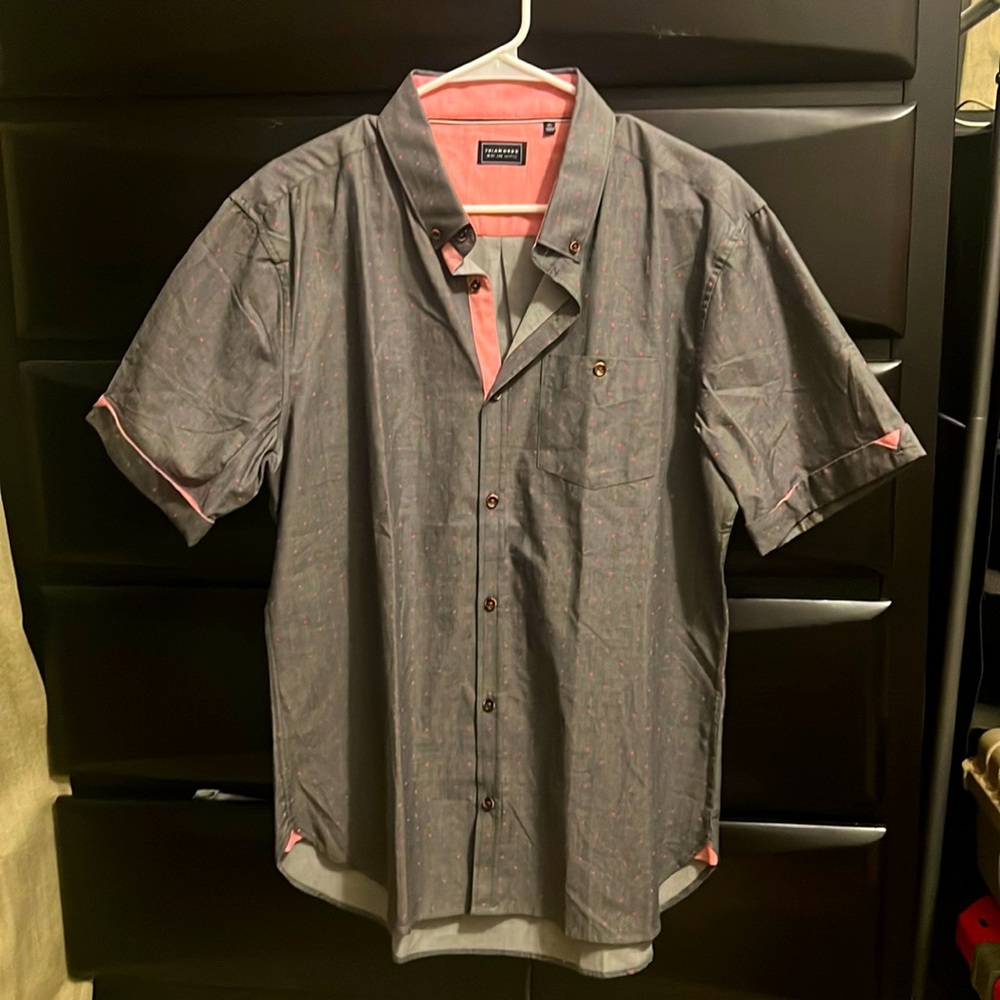 7 Diamonds short sleeve button down.
